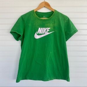 The Nike Tee Size Large